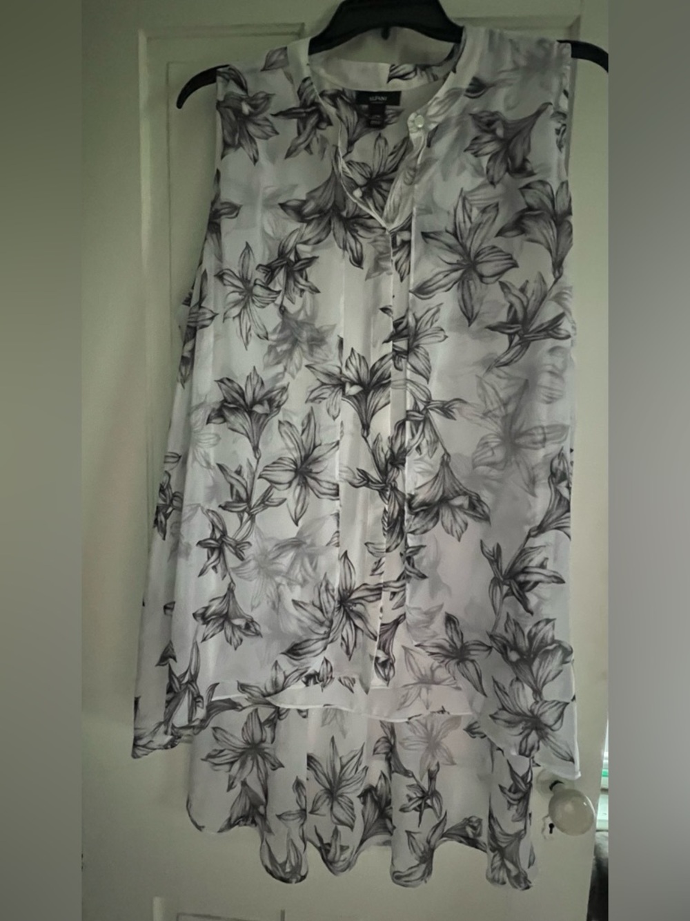 Alfani White Blouse with Black Floral Print. Sleeveless with over lay. 22 w
